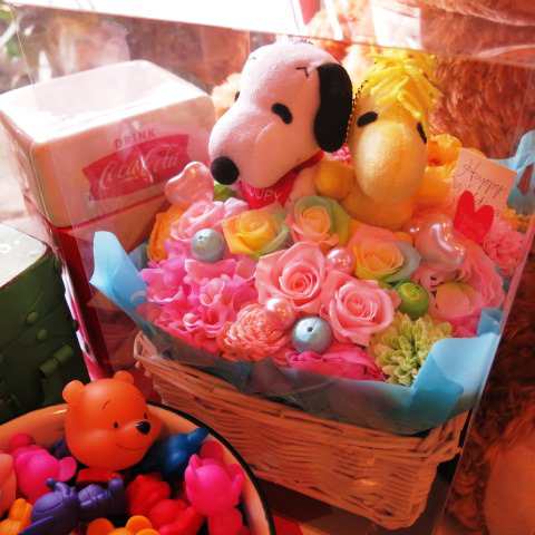 結婚祝い スヌーピー フラワーギフト プリザーブドフラワー カラフル レインボーローズ入り キャンディーカラー プリザーブドフラの通販はau Pay マーケット フラワーガーデンリーブス 結婚祝い スヌーピー フラワーギフト プリザーブドフラワー カラフル レインボーローズ入り キャンディーカラー プリザーブドフラの通販はau Pay マーケット フラワーガーデンリーブス