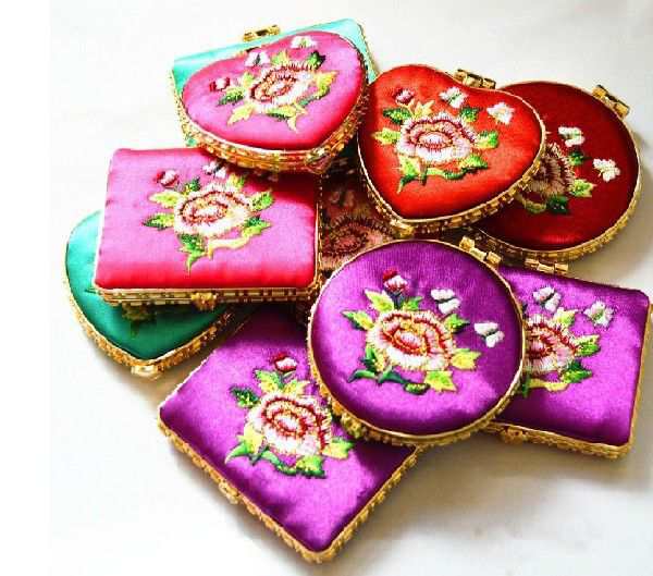 とても可愛い刺繍柄 化粧鏡 3pセット ハンドミラー 楕円 ハート 丸形 中国雑貨民芸品の通販はau Pay マーケット 多幸屋商店