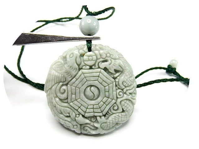 【開運】高級天然石本翡翠ジェダイト・龍鳳呈祥八卦手彫りネックレス 5,382円