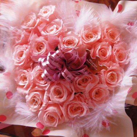 結婚祝い　ハート　フラワーギフト クリアーケース付き　ハート　プリザーブドフラワー 7,193円