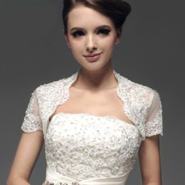 【翌日配送可】パールとレースのボレロ★.ウエディング.結婚式.二次会.パーティー.演奏会などに羽織物の定番です。アイボリーカラー
