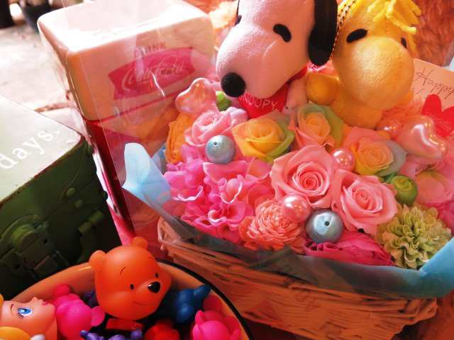 結婚祝い スヌーピー フラワーギフト プリザーブドフラワー カラフル レインボーローズ入り キャンディーカラー プリザーブドフラの通販はau Pay マーケット フラワーガーデンリーブス 結婚祝い スヌーピー フラワーギフト プリザーブドフラワー カラフル レインボーローズ入り キャンディーカラー プリザーブドフラの通販はau Pay マーケット フラワーガーデンリーブス