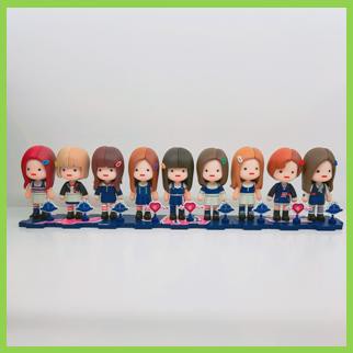 TWICE FIGURE（SIGNAL VER.）トゥワイス フィギュア/特典：生写真+ロゴステッカー(7070180212)の通販はau PAY  マーケット - 韓Love | au PAY マーケット－通販サイト