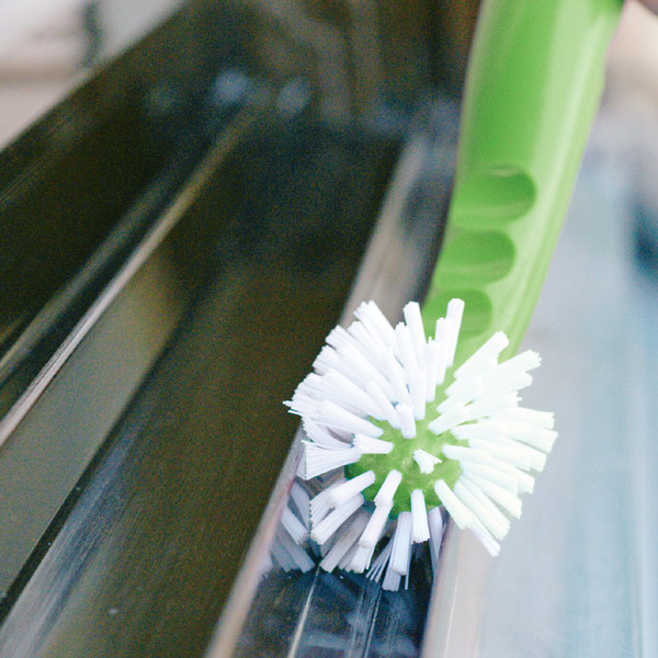 シューズクリーナー ぐるぐる洗えるシューズブラシ ２色組 シューズブラシ 靴ブラシ 靴クリーナー 靴洗い 汚れ落とし 洗濯用品 ブの通販はau Pay マーケット リビングート