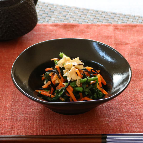なぶり浅鉢 和食器 黒ゆず 変形皿シリーズ 美濃焼 日本製 陶器 食器 皿 和皿 食洗機対応 和風 電子レンジ対応 おしゃれ 黒和モの通販はau Pay マーケット リビングート