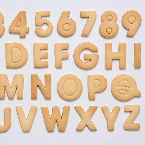 クッキー型 抜き型 アルファベット 数字 36個セット プラスチック製 タイガークラウン （ クッキー抜型 クッキーカッター 製菓グッの通販はau  PAY マーケット - リビングート