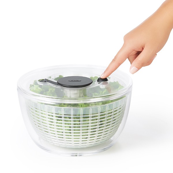 Oxo オクソー 野菜水切り器 クリア サラダスピナー 小 野菜水切り器 野菜水きり器 コランダー キッチンツール スピナー 手動 回の通販はau Pay マーケット リビングート