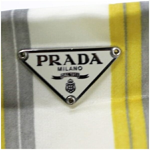 ★ プラダ ポーチ コスメポーチ 三角プレート ホワイト 中古 ABランク PRADA｜レディース 女性 小物入れ_6