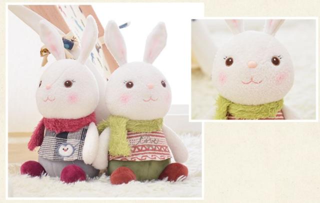 ぬいぐるみ うさぎちゃん おすわり おしゃれなお洋服 ワインレッドのマフラー の通販はwowma ノイシュタット