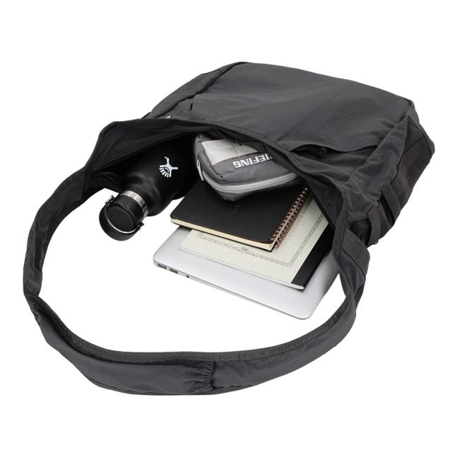 ブリーフィング バッグ ショルダーバッグ 斜めがけバッグ 軽量 日本製 BRIEFING ホーボーバッグトール 18.4L A4 BRA251L13 メンズ レディース ポイント10倍 送料無料 誕生日プレゼント ギフト ラッピング無料 【正規代理店】