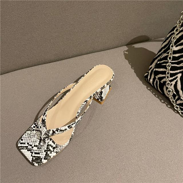 サンダル レディース レオパード ホワイト カーキー レディースシューズ かわいい 大人可愛い きれいめ シンプル カジュアル 大人 上品 個性的 送料無料 お洒落 大人っぽい 個性的 主役級 存在感 旅行 トレンド 流行 インスタ映えの通販は サンダル レディース レオパード ホワイト カーキー レディースシューズ かわいい 大人可愛い きれいめ シンプル カジュアル 大人 上品 個性的 送料無料 お洒落 大人っぽい 個性的 主役級 存在感 旅行 トレンド 流行 インスタ映えの通販は