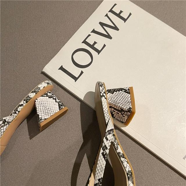 サンダル レディース レオパード ホワイト カーキー レディースシューズ かわいい 大人可愛い きれいめ シンプル カジュアル 大人 上品 個性的 送料無料 お洒落 大人っぽい 個性的 主役級 存在感 旅行 トレンド 流行 インスタ映えの通販は サンダル レディース レオパード ホワイト カーキー レディースシューズ かわいい 大人可愛い きれいめ シンプル カジュアル 大人 上品 個性的 送料無料 お洒落 大人っぽい 個性的 主役級 存在感 旅行 トレンド 流行 インスタ映えの通販は