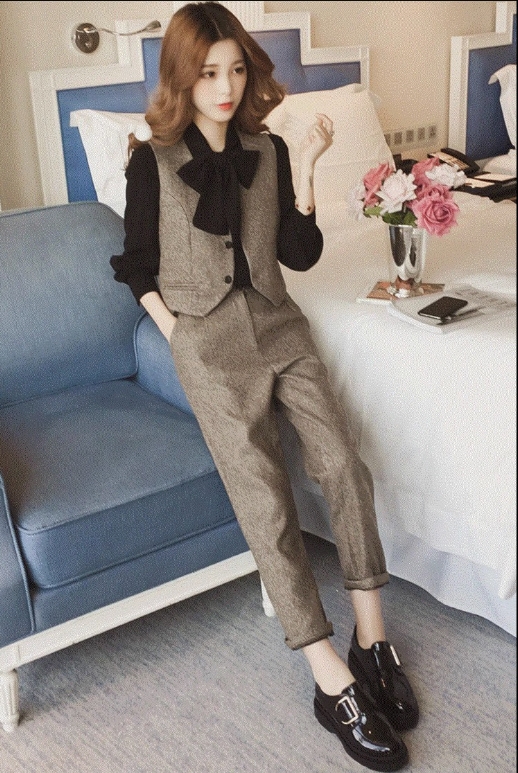 3点セット セットアップ ボトムス ブラウス ベスト 襟付き スタンドカラー フリル リボン ポケット 前開き 大人可愛い きれいめ シンプル カジュアル 大人 上品 おしゃれ お洒落 かっこいい 大人女子 こなれ感 ラフ 個性的 クール モード系 エレガント モダン 主役級 存在感の通販は 5,206円