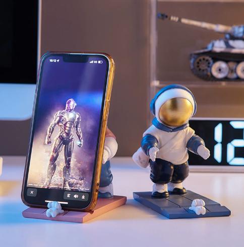 宇宙飛行士 スマホスタンド オブジェ インテリア 怠惰な男 追いかける男 デスクトップスタンド n945_1