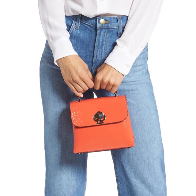 送料無料 ケイトスペード バッグ ショルダーバッグ ショルダー レザー