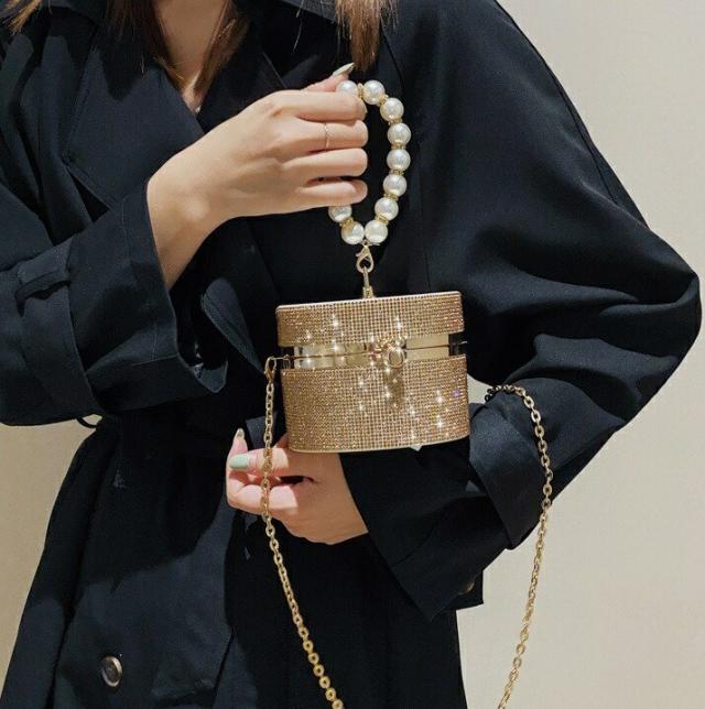 O1レディース バッグ クリスタルショルダーバッグ キラキラ．ラインストン パーティーバック