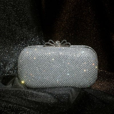 O9クラッチバッグ レディース バッグ クリスタルショルダーバッグ キラキラ．ラインストン パーティーバック