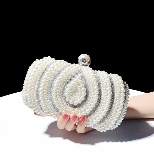 O15クラッチバッグ レディース バッグ クリスタルショルダーバッグ キラキラ．ラインストン パーティーバック