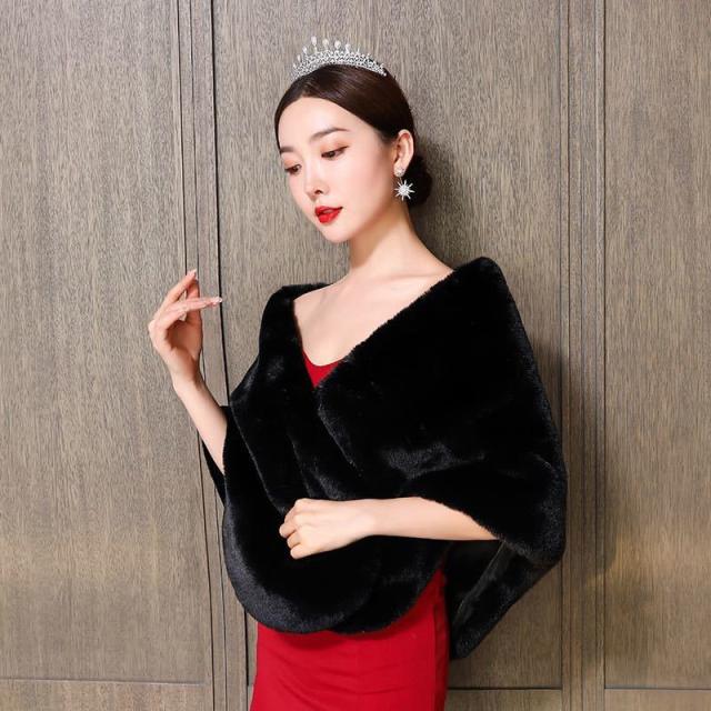 豪華肩掛け 大判ショール ファーストール ケープコート ボレロ ニットポンチョ．肩掛けストール