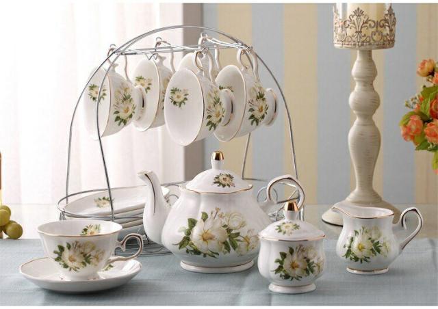 西洋ティー・コーヒーカップセット カップ＆ソーサー6客セット 花柄カップ 上品 陶磁器ティーセット