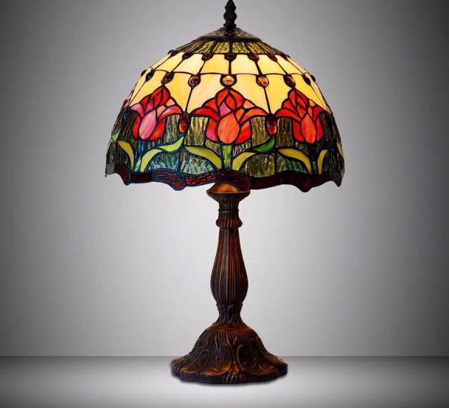ステンドグラスランプ 卓上スタンド ．豪華テーブルランプ 卓上照明