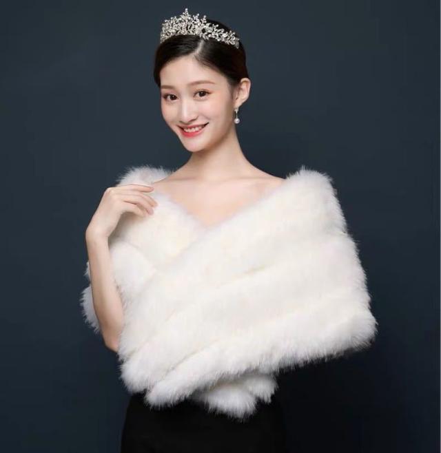 豪華肩掛け 大判ショール ファーストール ケープコート ボレロ ニットポンチョ 肩掛けストール