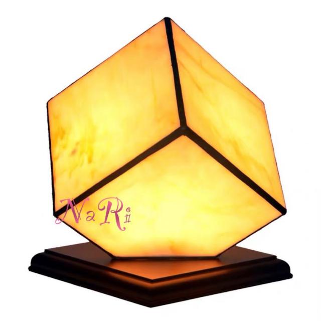 金色の　新品 未開封 ステンドグラスランプ 卓上スタンド 豪華テ ブルランプ 卓上照明