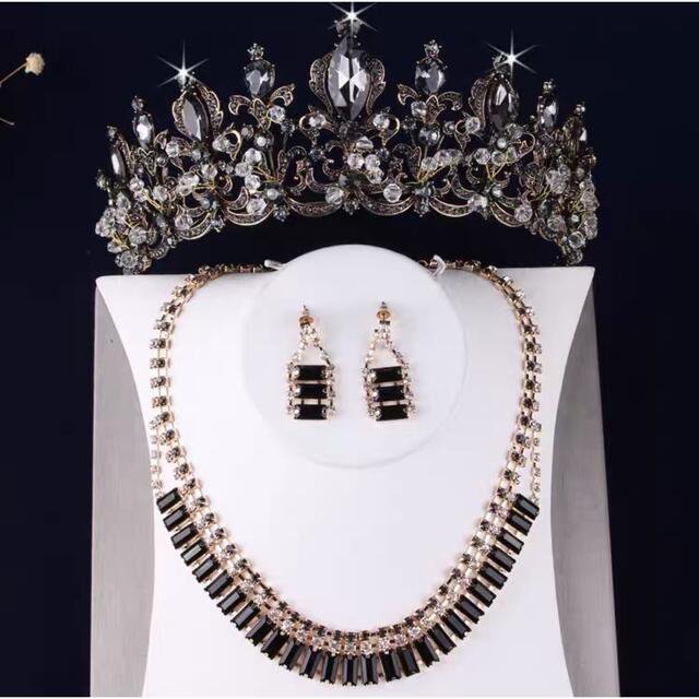 ウェディング 花嫁3点セット ．アクセサリー ティアラ+イヤリング+