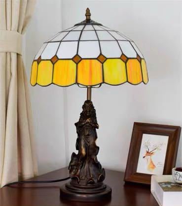 ステンドグラスランプ ．卓上スタンド 豪華テーブルランプ 卓上照明 ガラス工芸スタンドの通販は