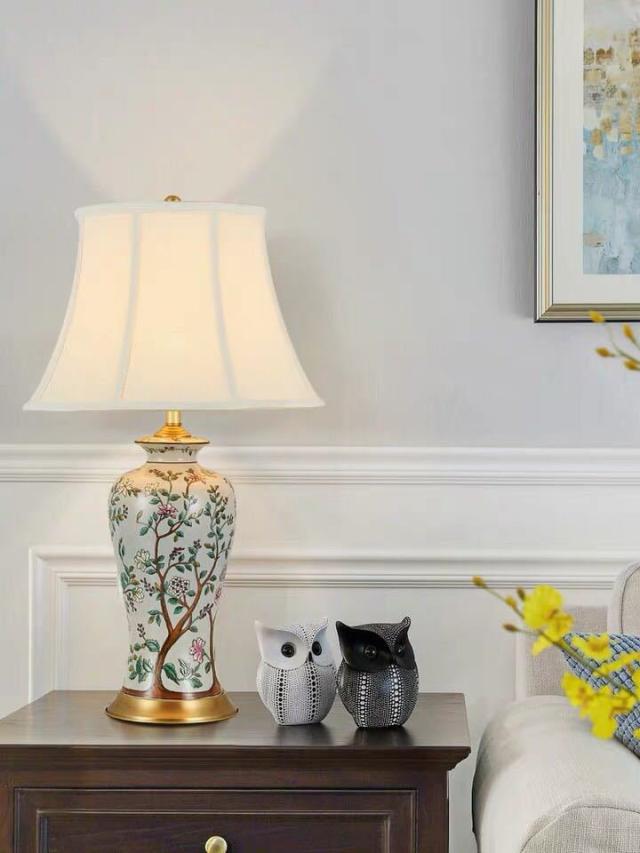 .照明スタンドライト テーブルランプ デスクライト． 高級陶器卓上ステンド1 照明スタンドライト テーブルランプ デスクライト． 卓上ステンド 高級