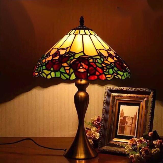 ステンドグラスランプ 卓上スタンド 豪華テーブルランプ 卓上