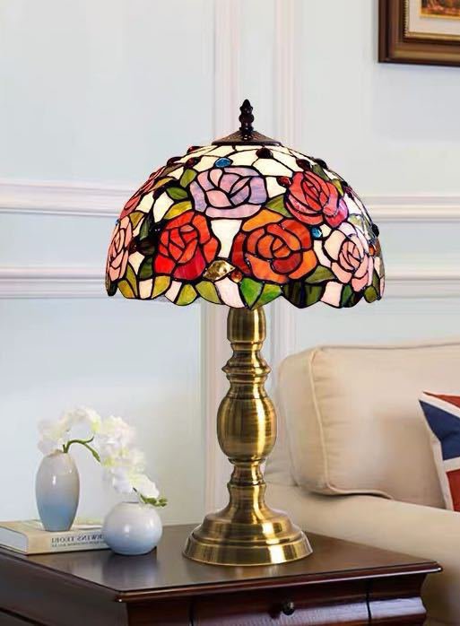 ステンドグラスランプ ．卓上スタンド 豪華テーブルランプ 卓上照明