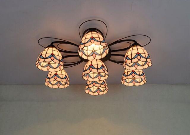 ステンドグラス．ペンダントライト 豪華天井照明ステンドグラスランプ ガラス工芸品 電源直結タイプの通販は