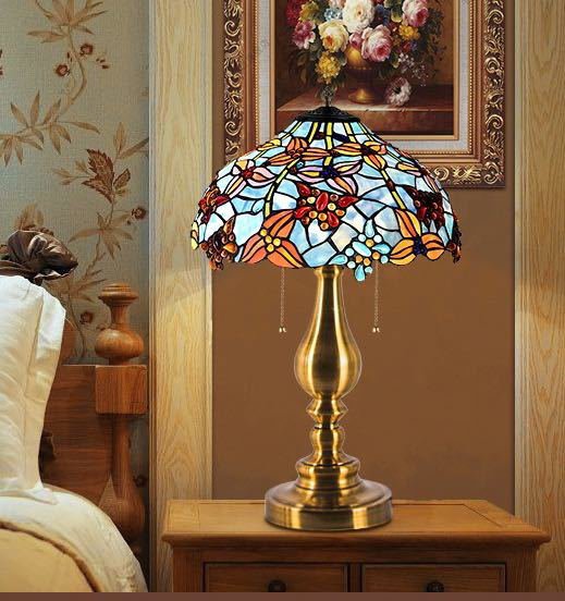 ステンドグラスランプ ．卓上スタンド 豪華テーブルランプ 卓上照明