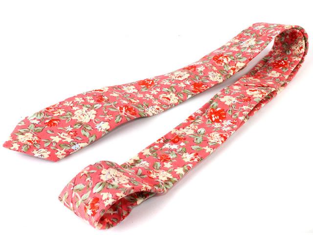 男女兼用 ファッション小物 カジュアル ビジネス 正装 スーツなど お洒落 ネクタイ 花柄レッド 送料込の通販はau Pay マーケット Piii