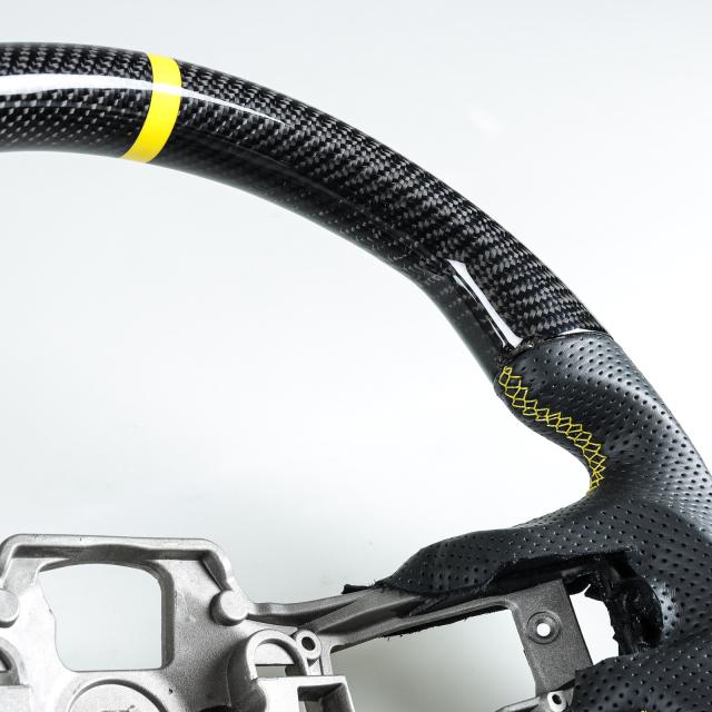 フォード マスタング エコブースト 5.0GT用 2015-2017 D型 ステアリング ハンドル カーボン×本革パンチングレザー×イエロー輪デザイン