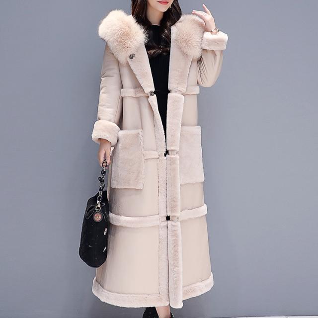 ロング コート アウター もこもこアウター ロングコート チェスターコート ロング ロング丈 マキシ マキシ丈 9分丈 アンクル丈 袖あり 長袖 襟付き ストレート 切り替えデザイン ドッキング もこもこ モコモコ ふわふわ ポケット 前開き フェイクファー 異素材MIX かわいいの通販は 28,770円