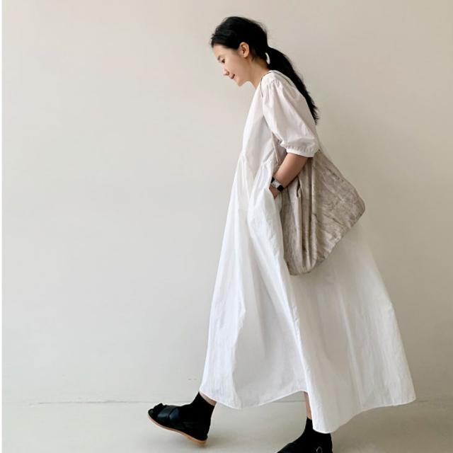 パフスリーブ ワンピース フレアワンピース 膝下 ロング ロング丈 マキシ マキシ丈 アンクル丈 袖あり 半袖 ラウンドネック 襟なし フレア ワイド ドッキング 切り替えデザイン かわいい 大人可愛い きれいめ シンプル カジュアル 大人 上品 おしゃれ お洒落 大人女子