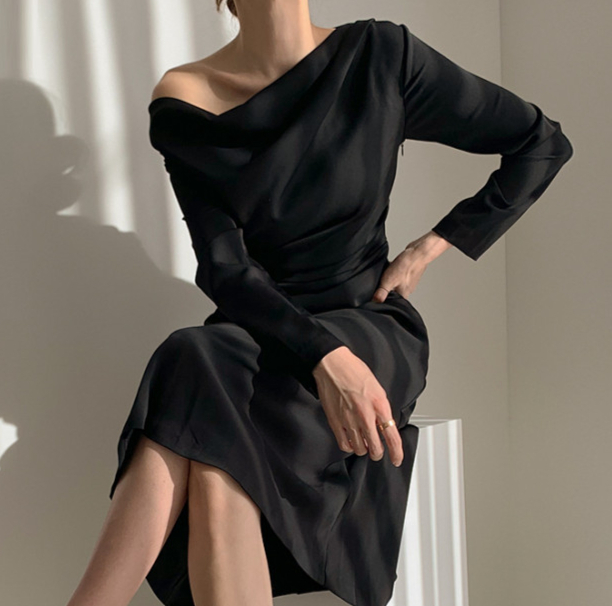 ワンピース デート 膝下 ミモレ ミモレ丈 ロング ロング丈 マキシ マキシ丈 袖あり 長袖 襟なし セミフレア Aライン 裾ワイド かわいい 大人可愛い きれいめ シンプル カジュアル 大人 上品 おしゃれ お洒落 かっこいい 大人可愛い 大人女子 こなれ感 ラフ ラブリー キュート