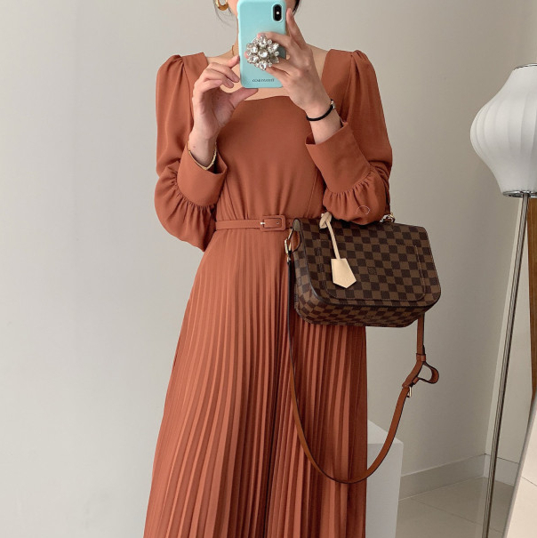 ワンピース デート ロングスカート プリーツスカート 膝下 ミモレ ミモレ丈 ロング ロング丈 マキシ マキシ丈 袖あり 長袖 スクエアネック 襟なし セミフレア Aライン かわいい 大人可愛い きれいめ シンプル カジュアル 大人 上品 おしゃれ お洒落 かっこいい 大人可愛い