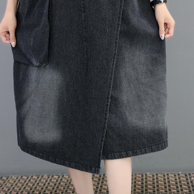 デニムオーバーオール サロペット シャンパー ひざ丈 膝下 袖なし Vネック かわいい 大人可愛い きれいめ シンプル カジュアル 大人 上品 おしゃれ お洒落 かっこいい こなれ感 ラフ メンズライク マニッシュ ボーイッシュ ラブリー キュート 個性的 主役級 存在感 とろみ感_15