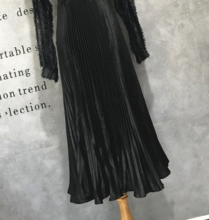 スカート 膝丈 ひざ丈 フレア セミフレア かわいい 大人可愛い きれいめ シンプル カジュアル 大人 上品 おしゃれ お洒落 かっこいい こなれ感 ラフ ラブリー キュート 個性的 主役級 存在感 とろみ感 抜け感 無地 春 夏 秋 冬 誕生日 成人式 入学式 入園式 卒業式 卒園式