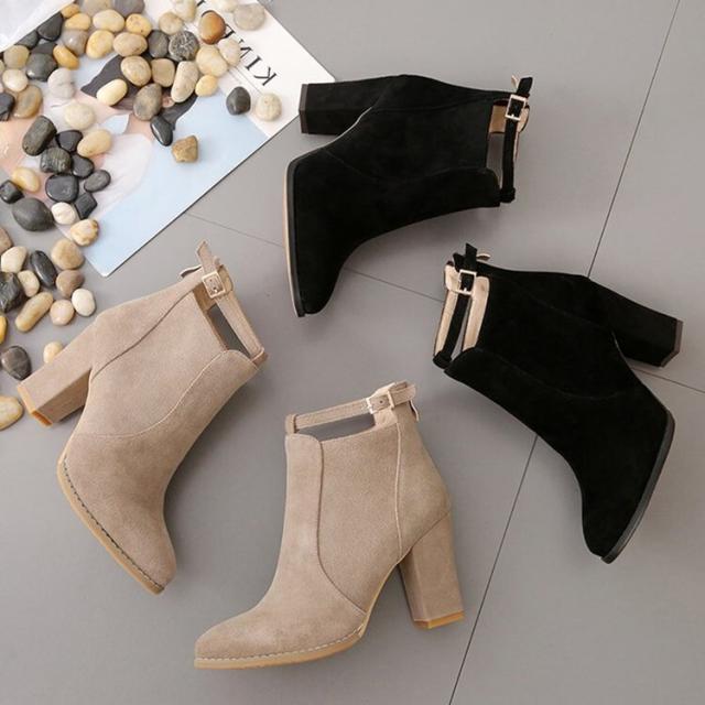 ショートブーツ チャンキーヒール レディースブーツ ベルト かわいい 大人可愛い きれいめ シンプル カジュアル 大人 上品 おしゃれ かっこいい フォーマル エレガント きちんと感 ラブリー キュート 大人っぽい 女っぽ モード系 モダン 無地 秋 冬 10代 20代 30代 40代 OL