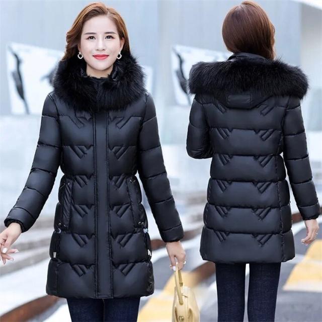 ふわふわ フード付き ダウンコート アウター コート ロングコート ダウンコート 膝上 袖あり 長袖 襟なし ハイネック ストレート もこもこ モコモコ ふわふわ フード付き ファスナー ポケット 前開き かわいい 大人可愛い きれいめ シンプル カジュアル 大人 上品 おしゃれ