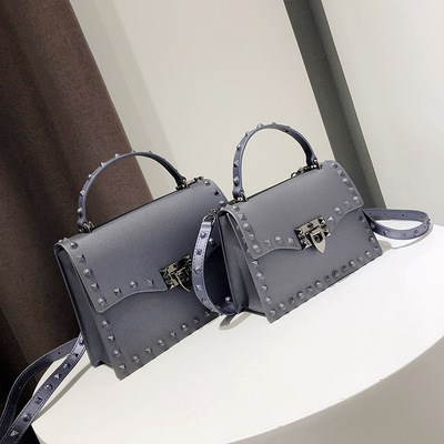 スタッズ付き 2way バッグ バック レディースバッグ レディースバック ショルダーバッグ ショルダーバック ハンドバッグ ハンドバック 斜めがけバッグ 斜め掛けバッグ 肩がけバック 肩掛けバック 収納 斜めがけ 斜め掛け 肩がけ 肩掛け 手持ち スクエア型 四角 かわいい