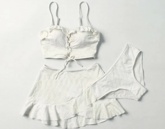 ビスチェ風 水着 ビキニ セクシービキニ 体系カバー水着 ビスチェ ワイヤー パッド付き リボン フリル レースアップ 透け感 胸元 谷間 セット 上下セット 3点セット スリーピース 2way かわいい 大人可愛い きれいめ セクシー シンプル カジュアル ゴージャス 華やかの通販は