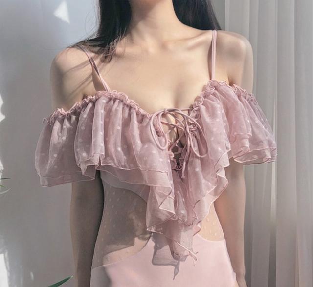 ドット柄 シフォン フリル オフショル 水着 ワンピース水着 体系カバー水着 ワンピース オフショルダー オフショル 体系カバー 二の腕カバー レース チュール シフォン レースアップ 透け感 シースルー 胸元 谷間 谷間魅せ 盛れる かわいい 大人可愛い きれいめ セクシー