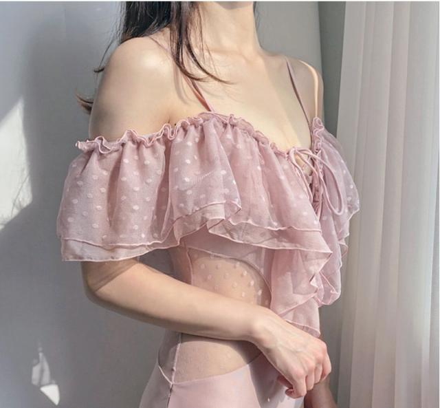 ドット柄 シフォン フリル オフショル 水着 ワンピース水着 体系カバー水着 ワンピース オフショルダー オフショル 体系カバー 二の腕カバー レース チュール シフォン レースアップ 透け感 シースルー 胸元 谷間 谷間魅せ 盛れる かわいい 大人可愛い きれいめ セクシー