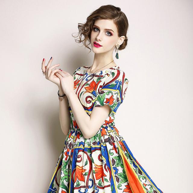 大柄ワンピース 膝下 袖あり 半袖 襟なし フレア セミフレア Aライン レース かわいい 大人可愛い きれいめ シンプル カジュアル 大人 上品 おしゃれ お洒落 レトロ 大人可愛い 大人女子 こなれ感 個性的 エレガント モダン 主役級 存在感 フォーマル とろみ感 抜け感 柄 春