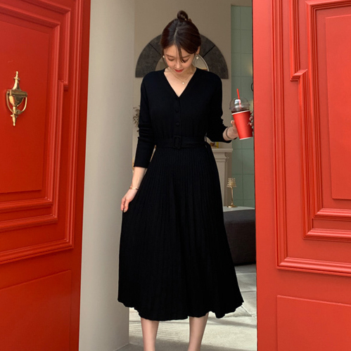 ワンピース 膝下 ミモレ ミモレ丈 ロング ロング丈 マキシ マキシ丈 9分丈 袖あり 長袖 Vネック 襟なし Aライン かわいい 大人可愛い きれいめ シンプル カジュアル 大人 上品 おしゃれ お洒落 かっこいい レトロ 大人可愛い 大人女子 こなれ感 ラフ 存在感 フォーマル